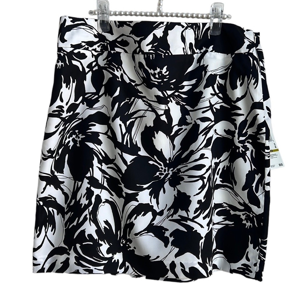 AK Anne Klein Kauai Floral Black lined skirt